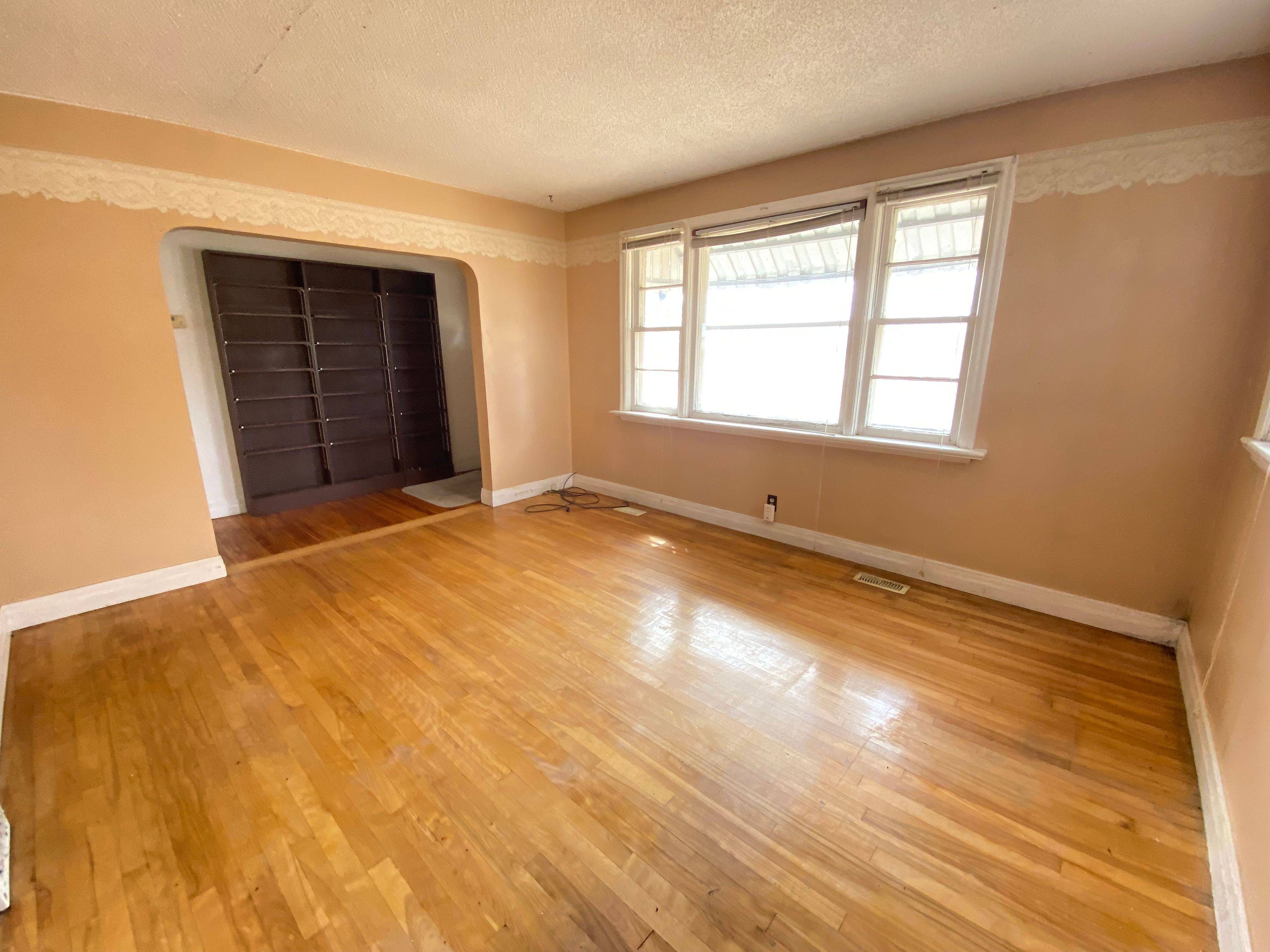 204 Baskin DR E, Arnprior, ON K7S 3G8