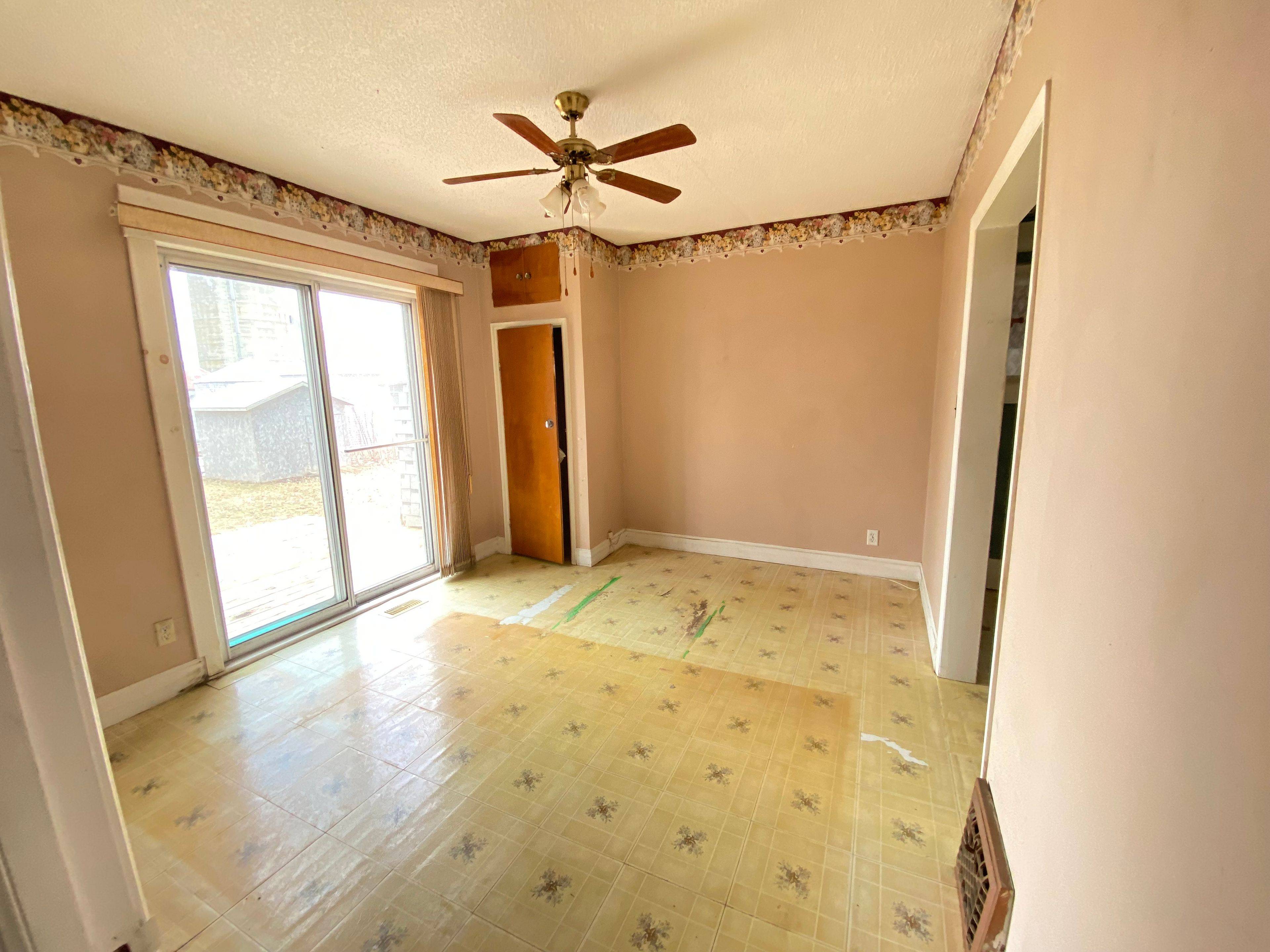 204 Baskin DR E, Arnprior, ON K7S 3G8