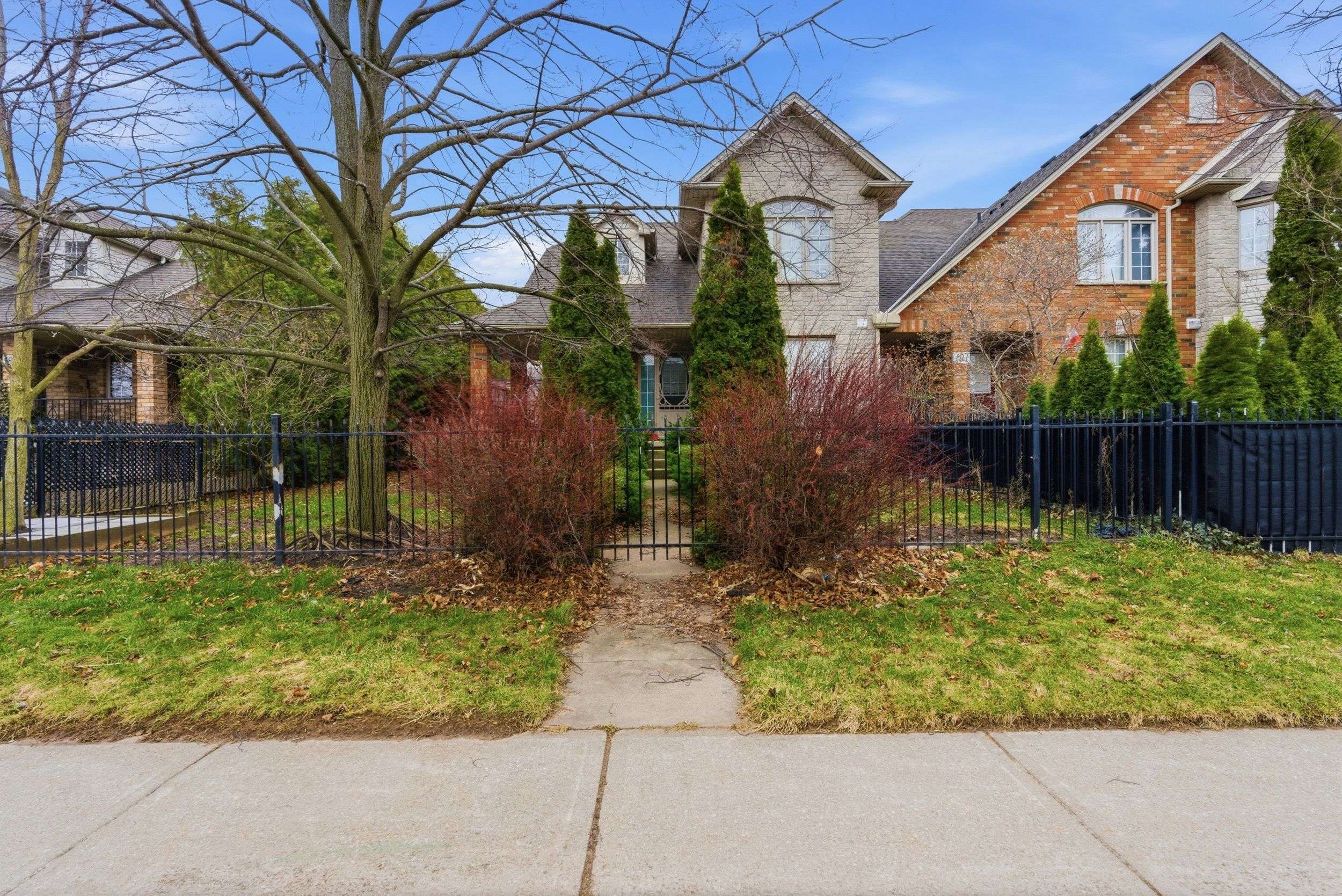 189 Livingston AVE, Grimsby, ON L3M 5M3