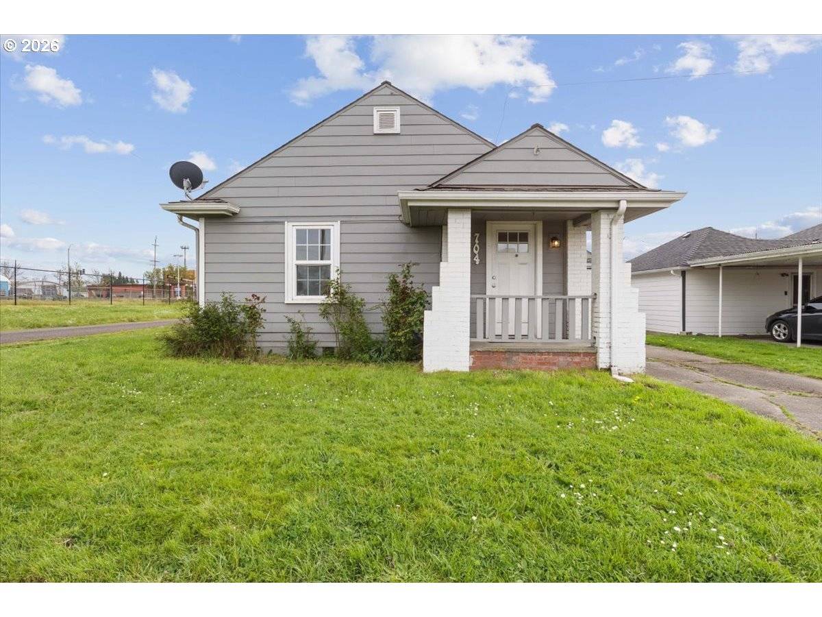 704 16TH AVE, Albany, OR 97321