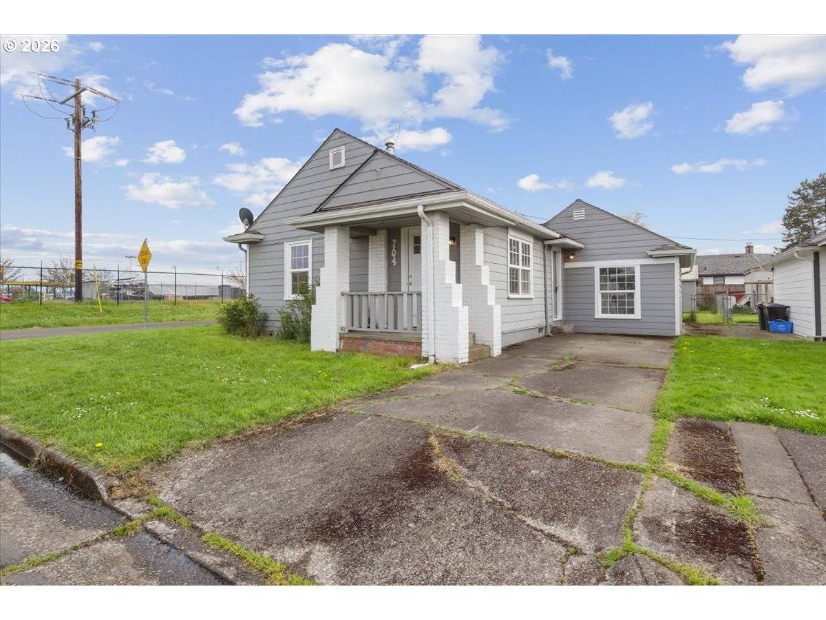 704 16TH AVE, Albany, OR 97321