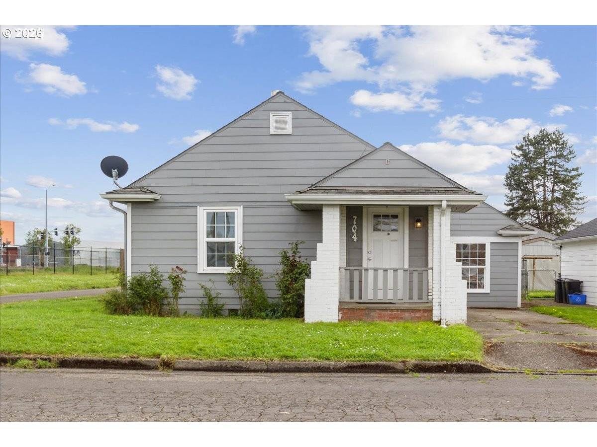 704 16TH AVE, Albany, OR 97321