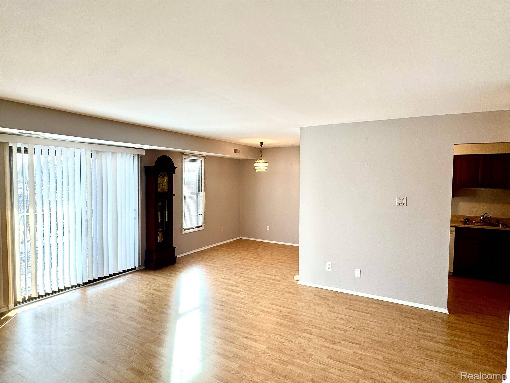 30515 14 Mile Rd. #37, Farmington Hills, MI 48334