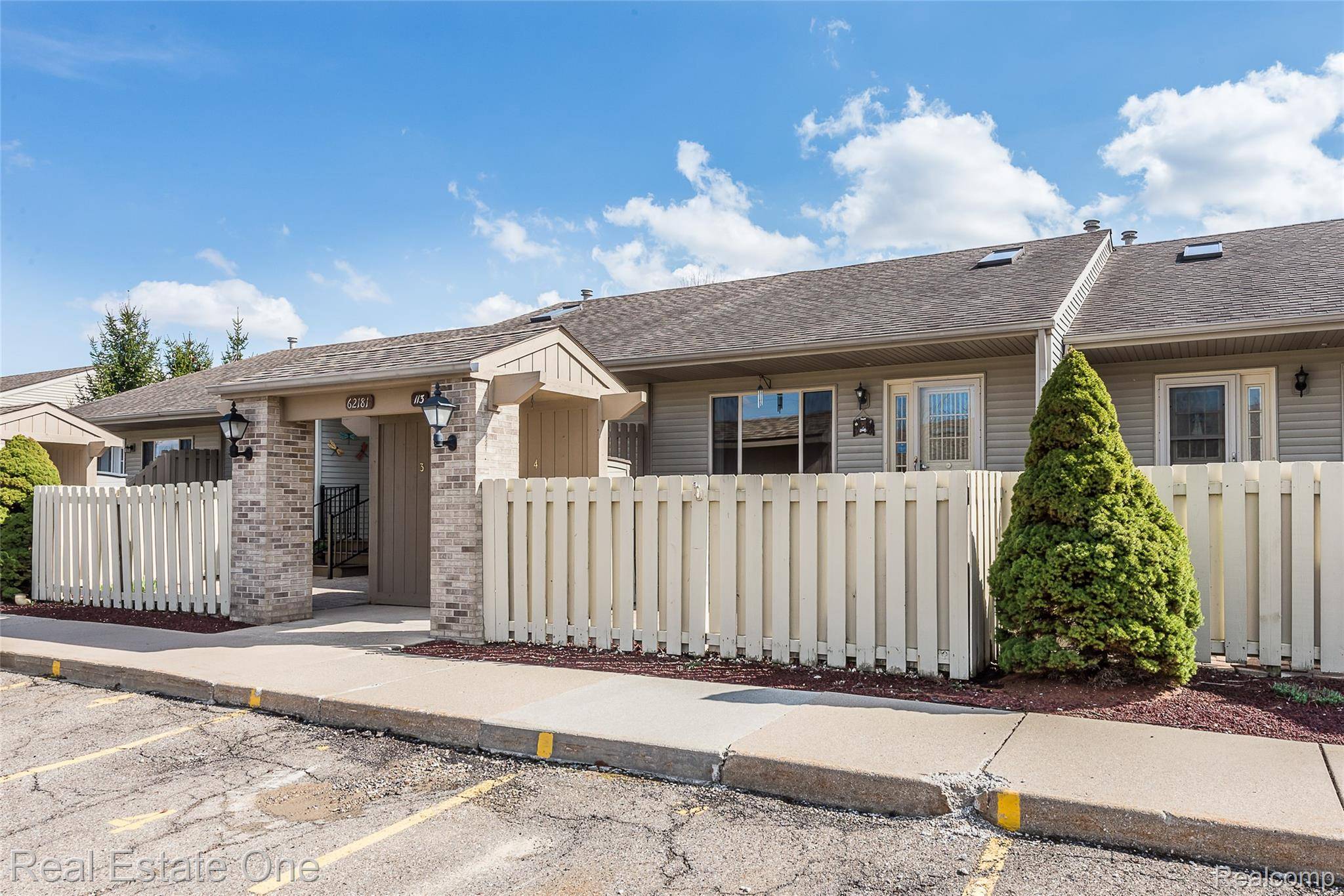 62181 ARLINGTON CIRCLE #4, Southlyoncity_oakland, MI 48178