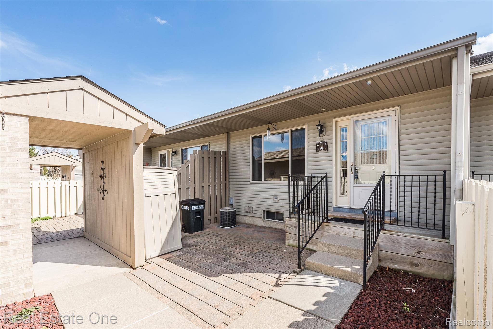 62181 ARLINGTON CIRCLE #4, Southlyoncity_oakland, MI 48178