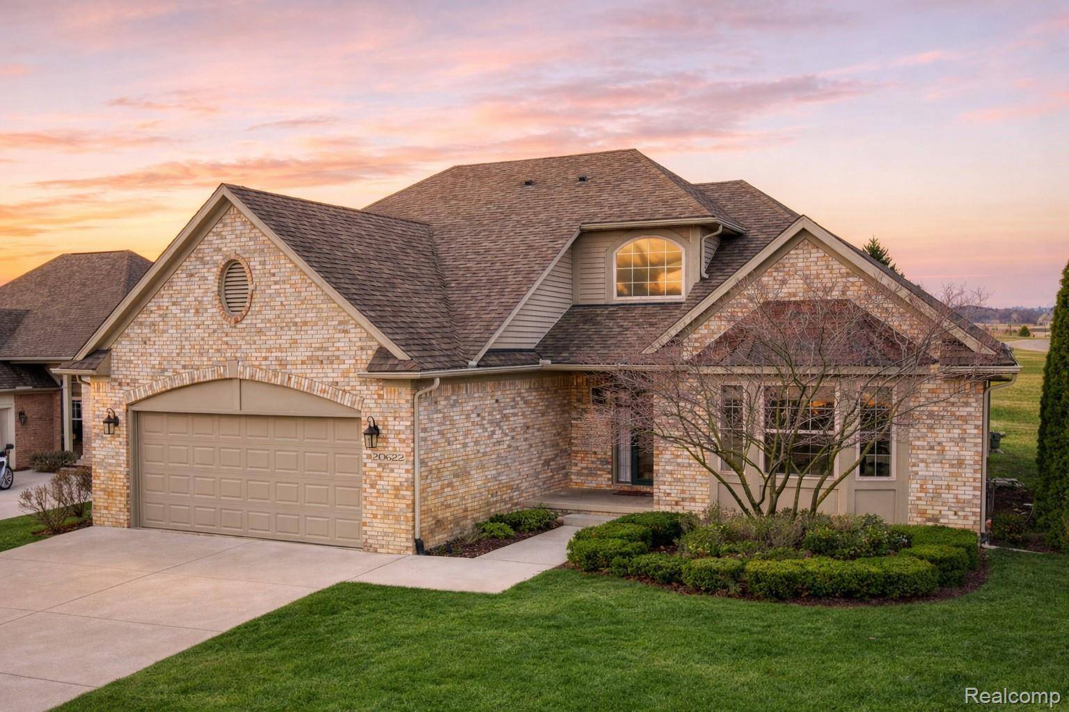 20622 Golf Ridge CIR, Livonia, MI 48152