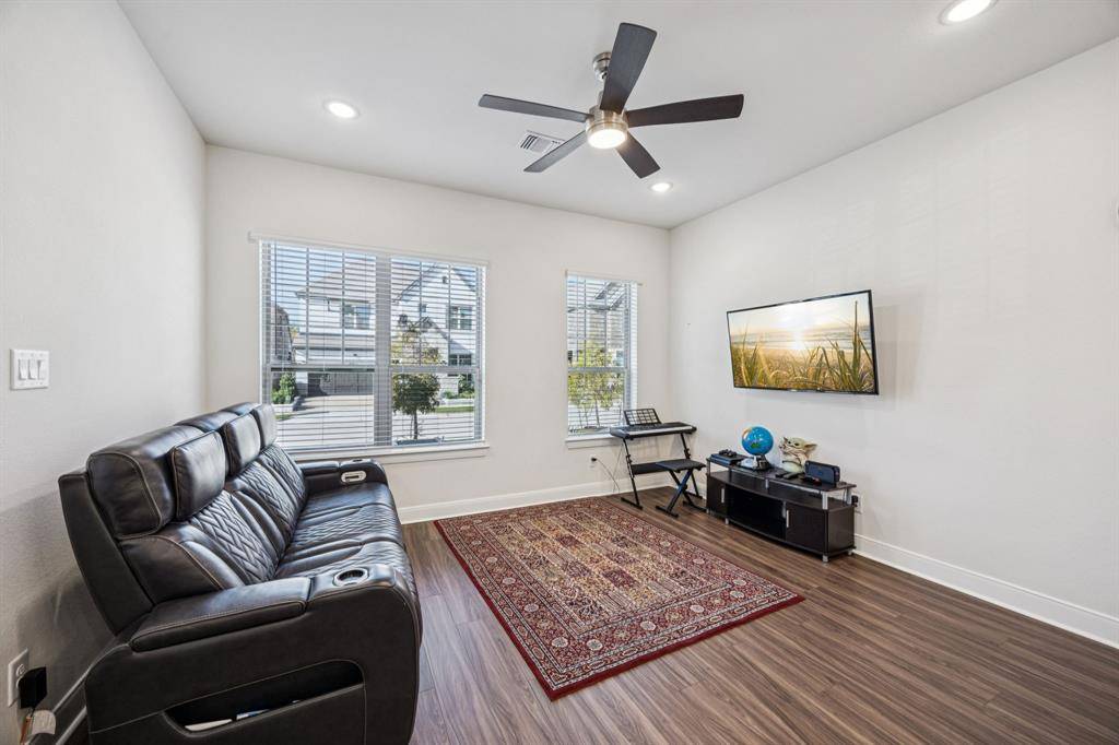 3123 Cliff Swallow Lane, Arlington, TX 76005