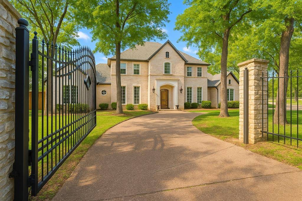 550 N Peytonville Avenue, Southlake, TX 76092