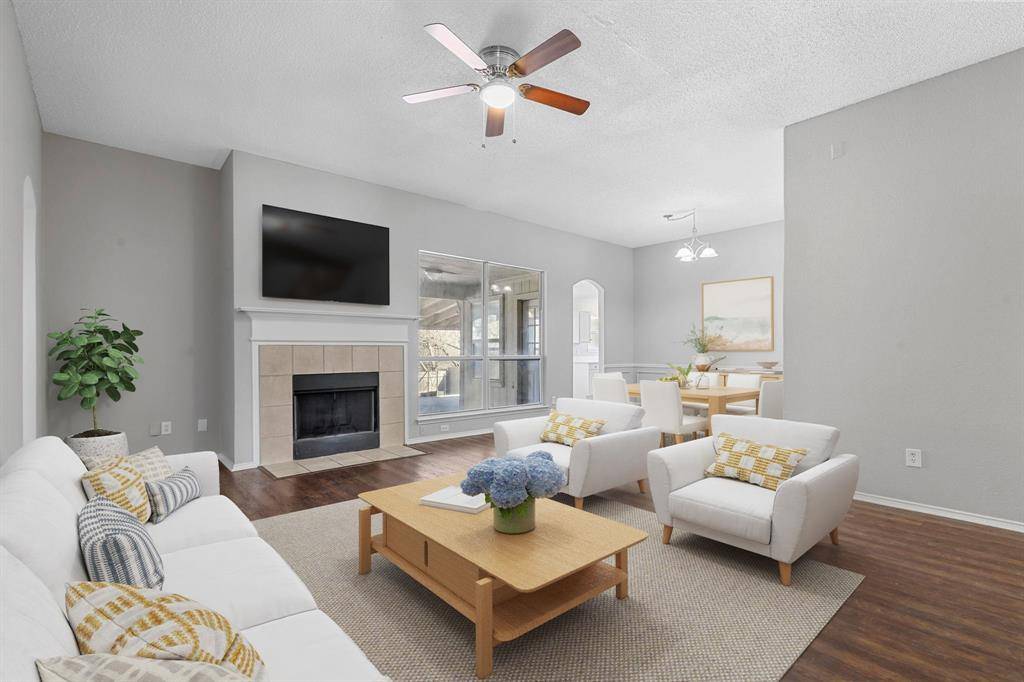 1610 Merritt Drive, Mansfield, TX 76063