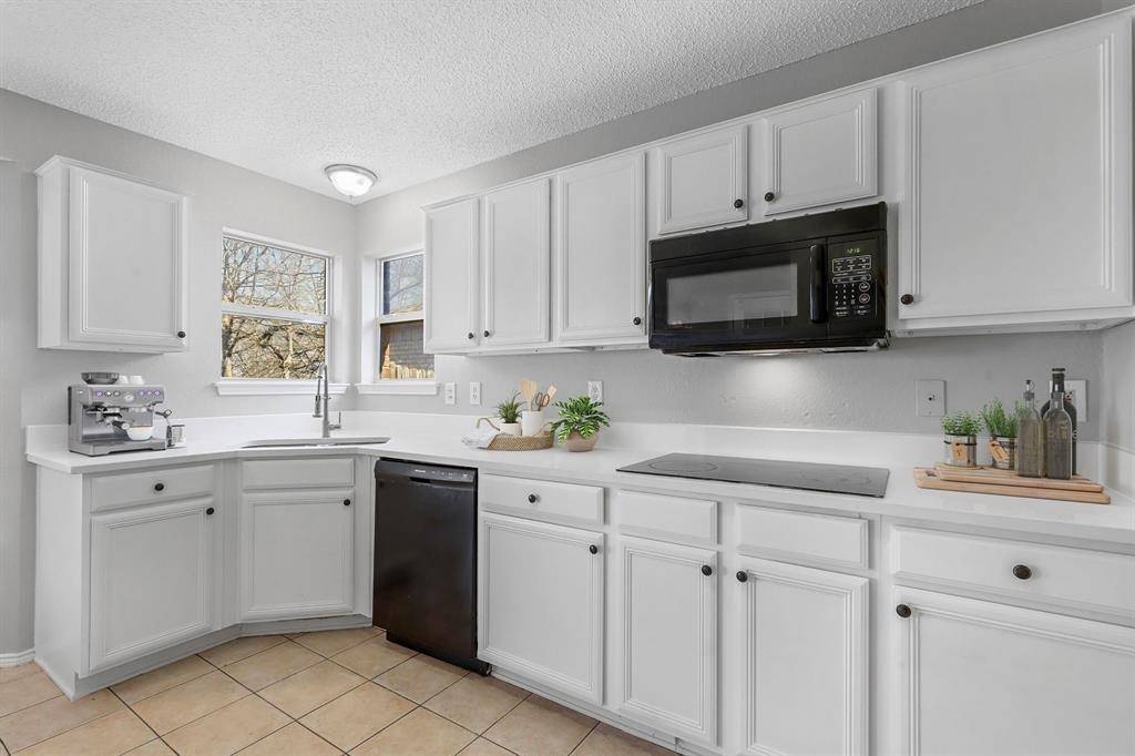 1610 Merritt Drive, Mansfield, TX 76063