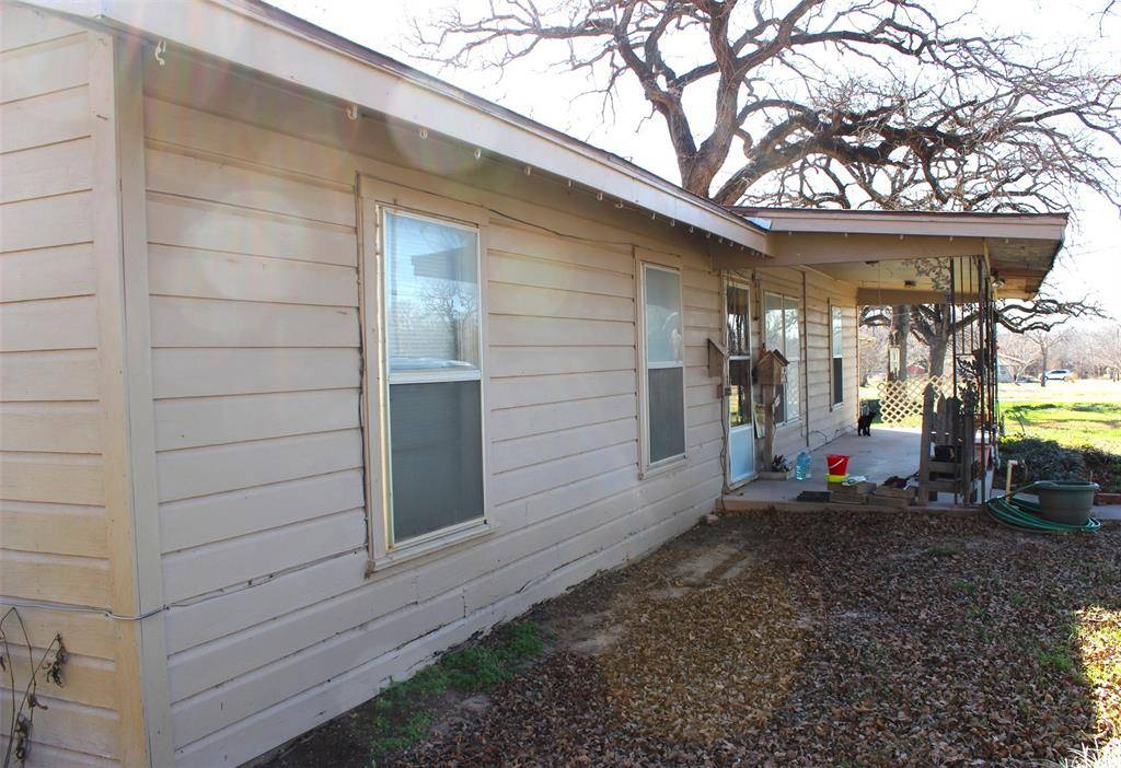 403 Mockingbird Lane, Chico, TX 76431