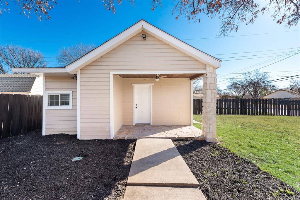 1725 Acosta Street, Grand Prairie, TX 75051