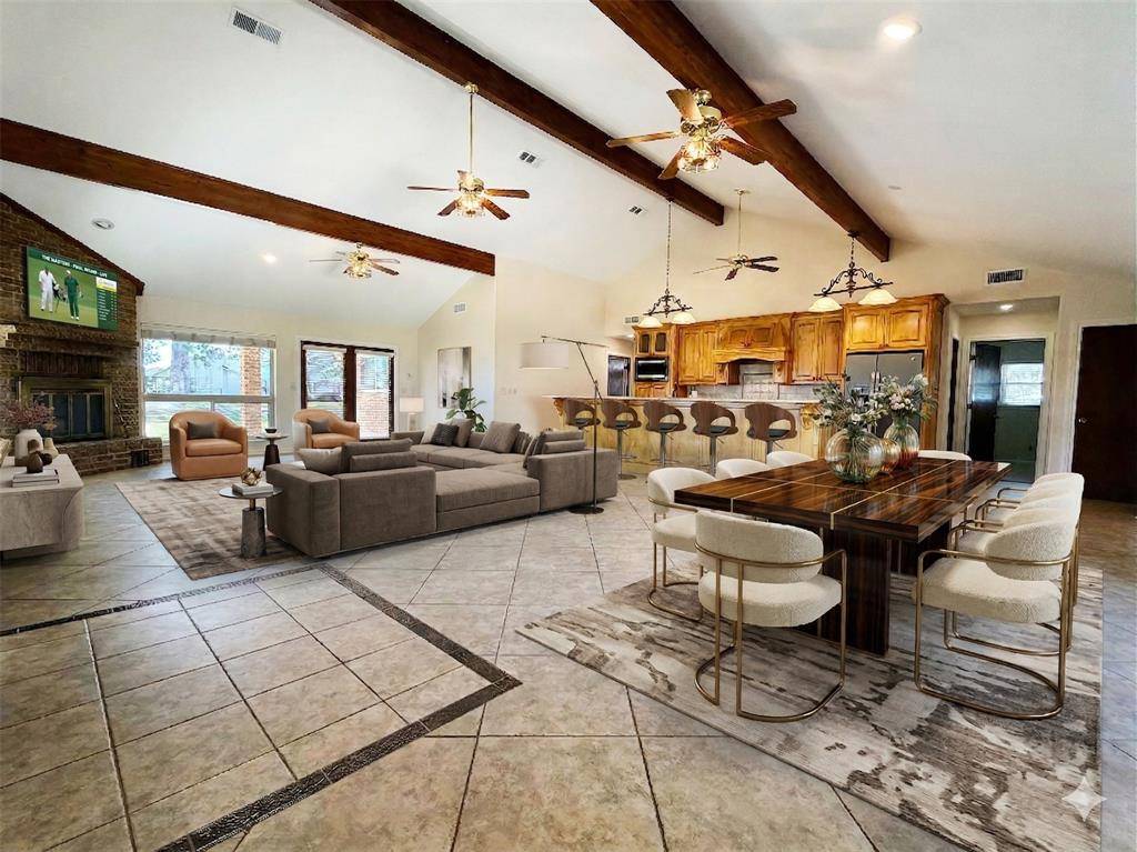 742 Kiowa Drive W, Gainesville, TX 76240