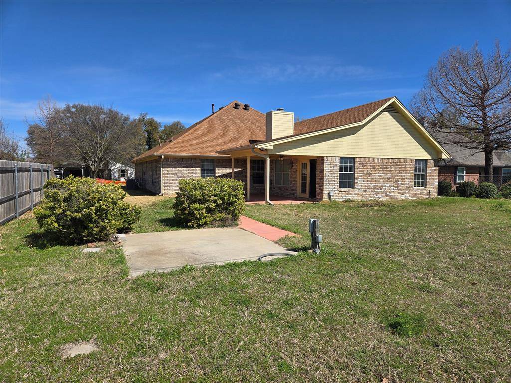 1115 Winona Street, Weatherford, TX 76086