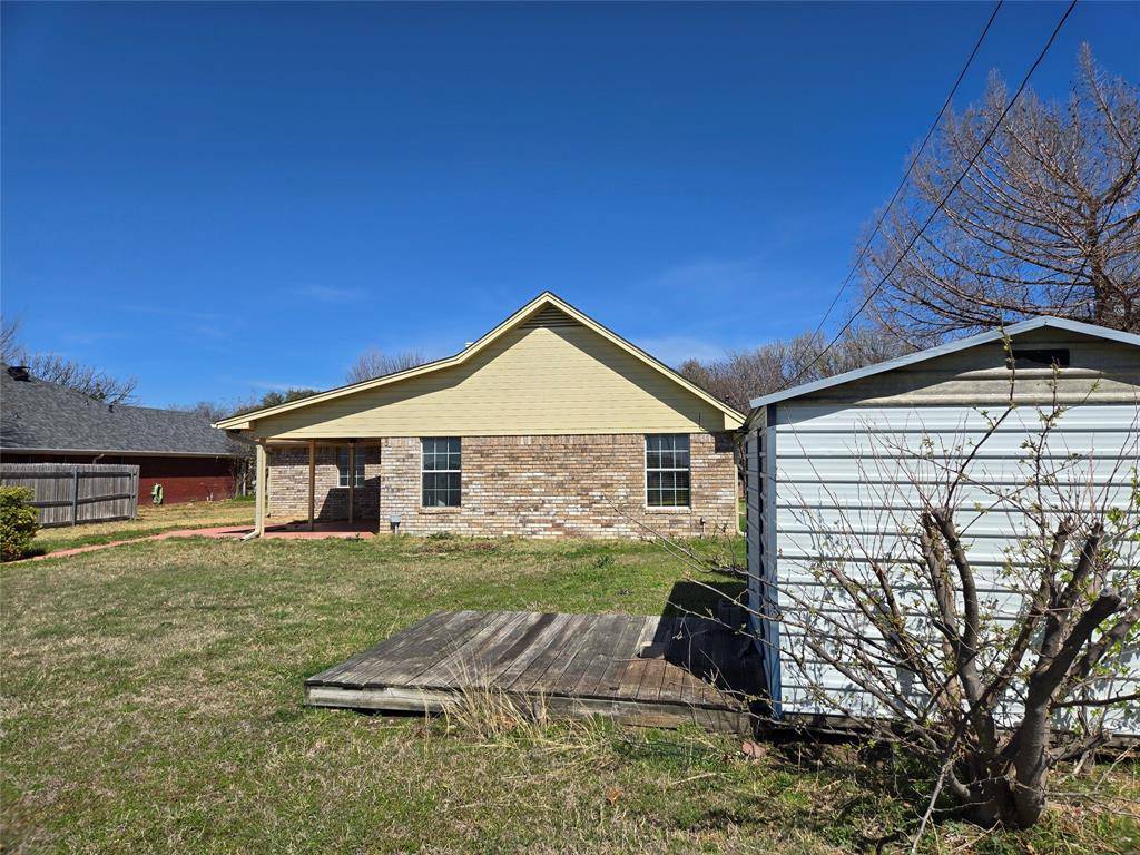 1115 Winona Street, Weatherford, TX 76086