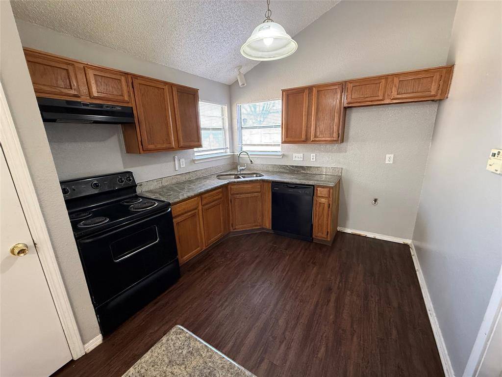 606 Las Brisas Drive, Mesquite, TX 75149