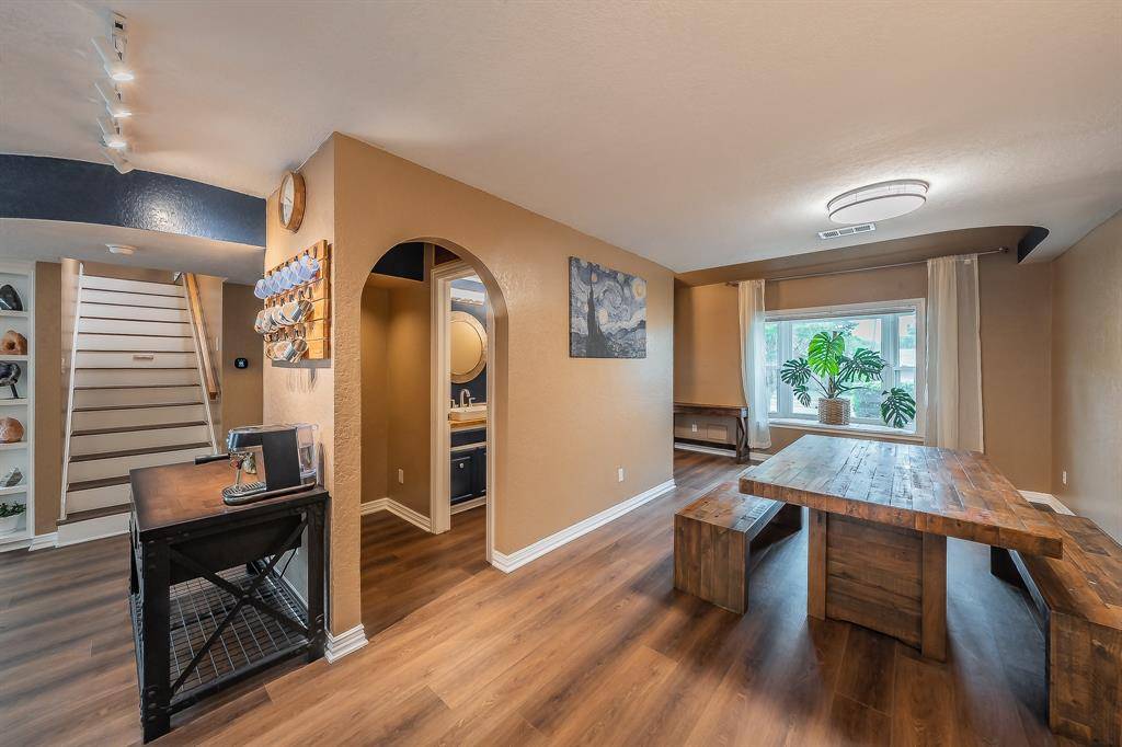 1227 Farnham Court E, Irving, TX 75062