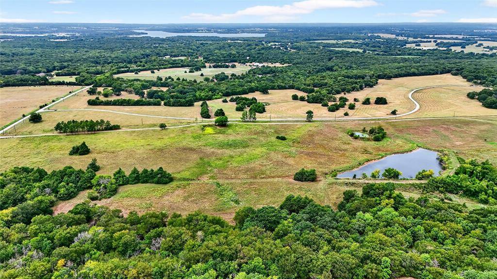 1200 County Road 1215, Savoy, TX 75479