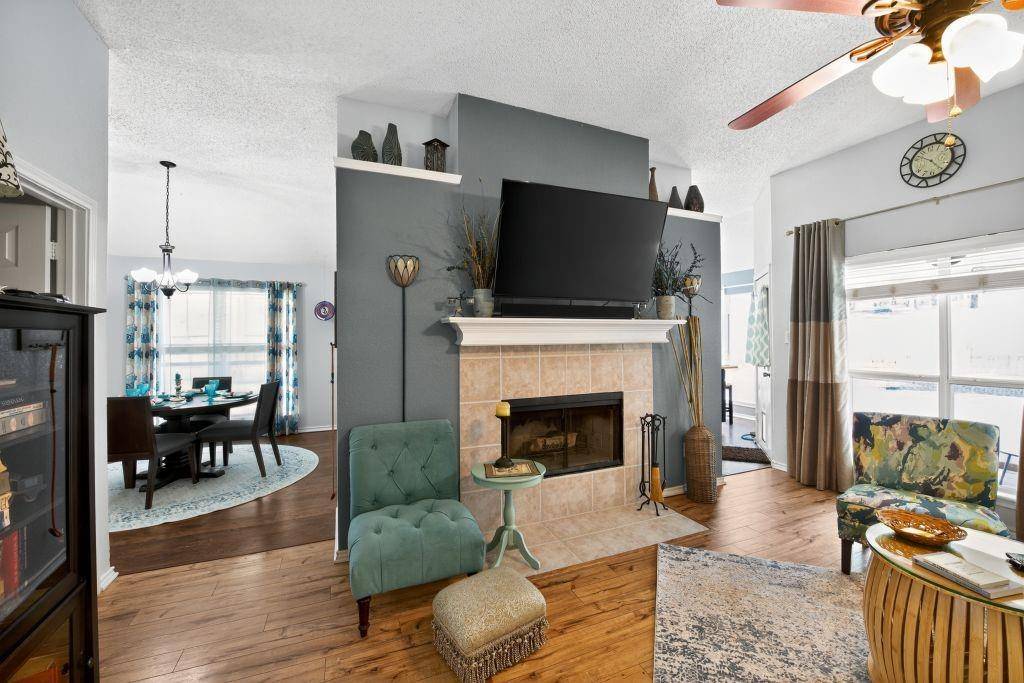 420 Meadowcrest Drive, Azle, TX 76020