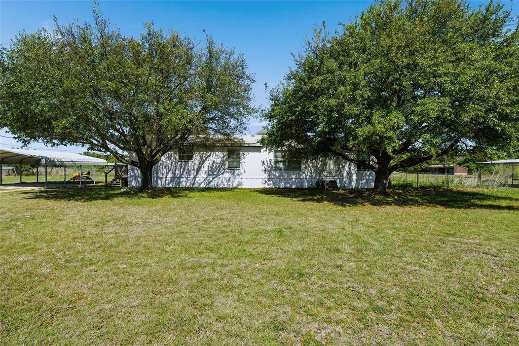 373 Wildbird Lane, Axtell, TX 76624