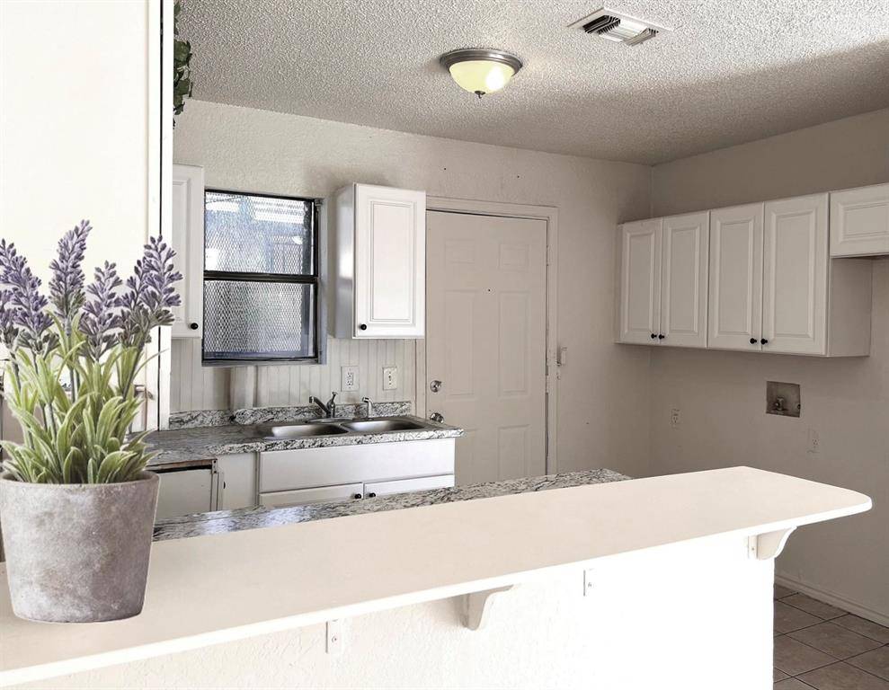 3848 Waldorf Street, Fort Worth, TX 76119