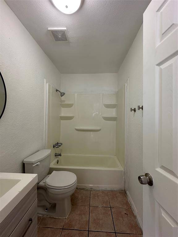 3848 Waldorf Street, Fort Worth, TX 76119