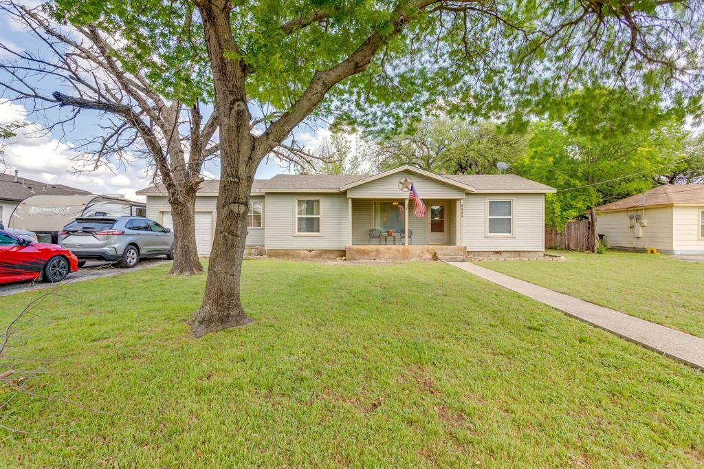 4548 Hodgkins Road, Lake Worth, TX 76135