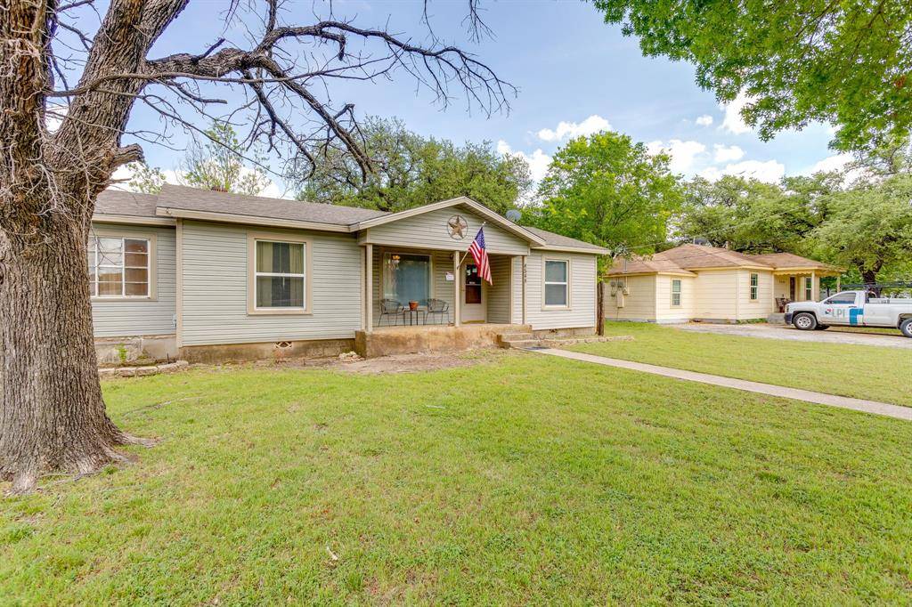 4548 Hodgkins Road, Lake Worth, TX 76135