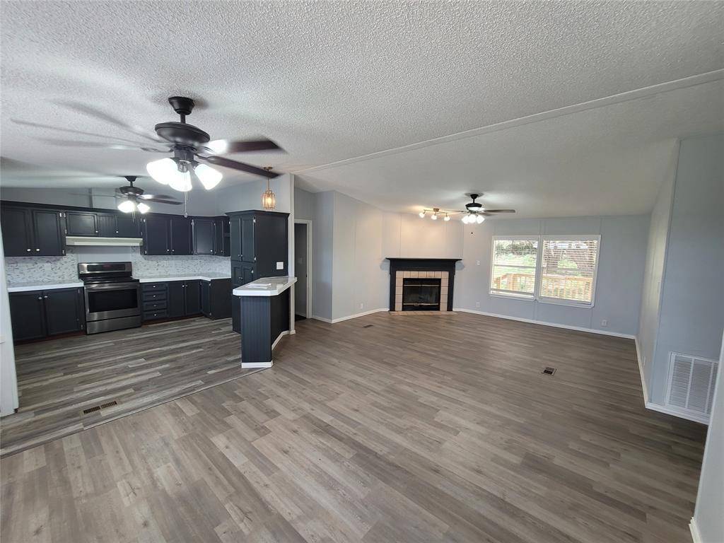 902 DEVILS RIVER Drive, Granbury, TX 76048