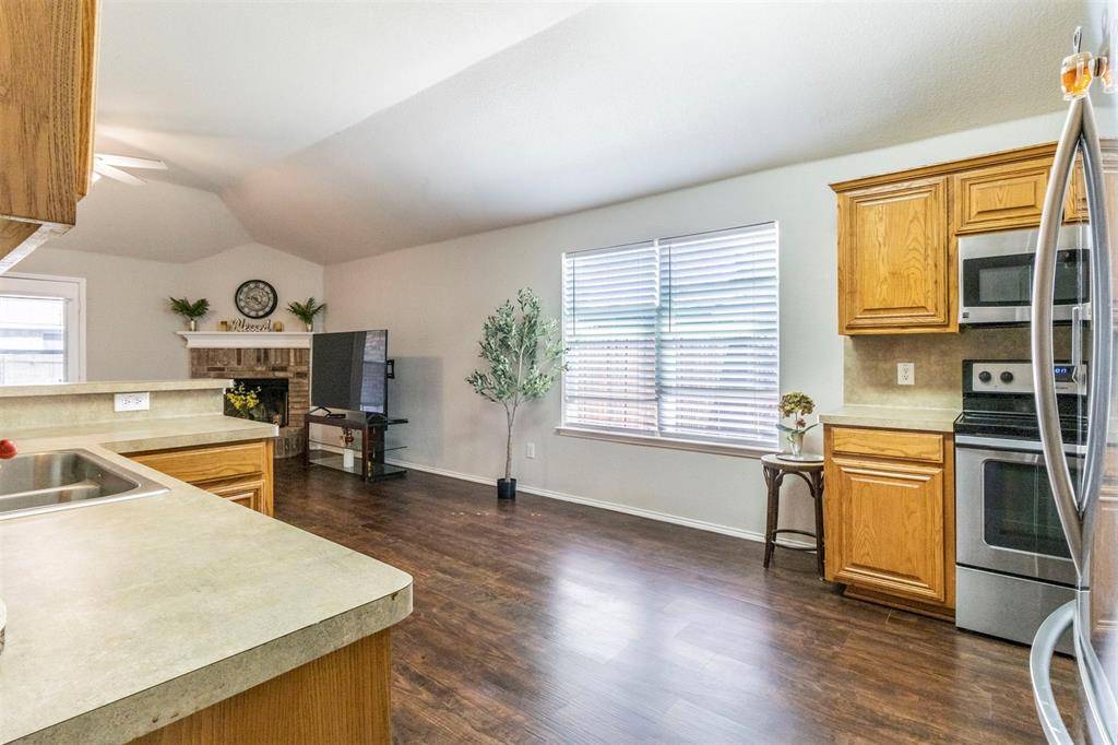 301 Wintergreen Court, Weatherford, TX 76085