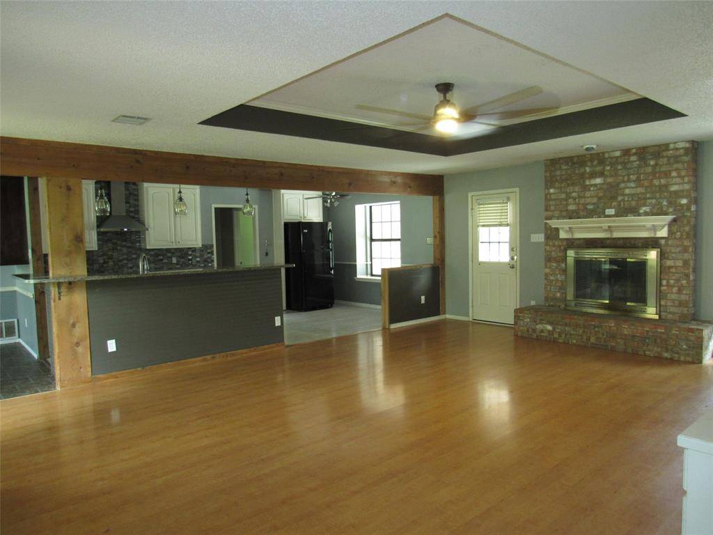 1048 Eagle Canyon Drive, China Spring, TX 76633