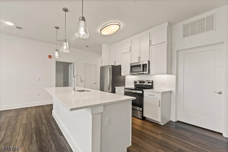 450 Springfield Ave #301, Berkeley Heights Twp., NJ 07922