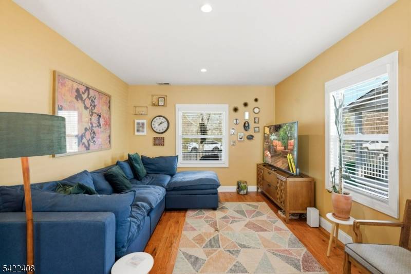 9 Park Ave, Somerville Boro, NJ 08876