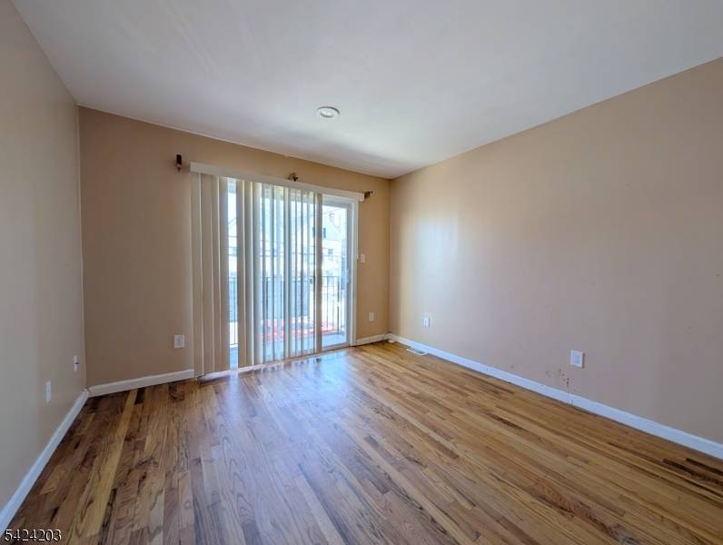 448 Fulton St, Elizabeth City, NJ 07206