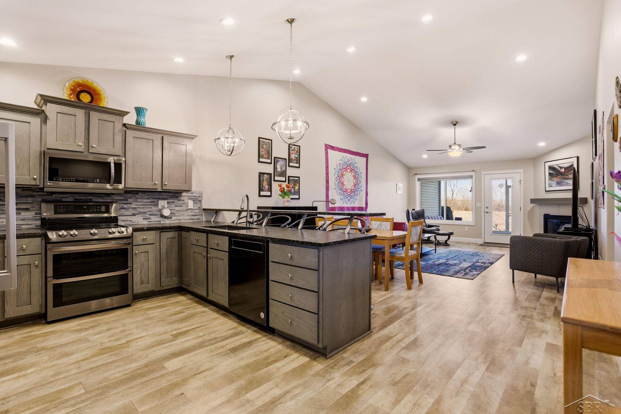 46 Tuscany CIR, Saginaw Twp, MI 48603