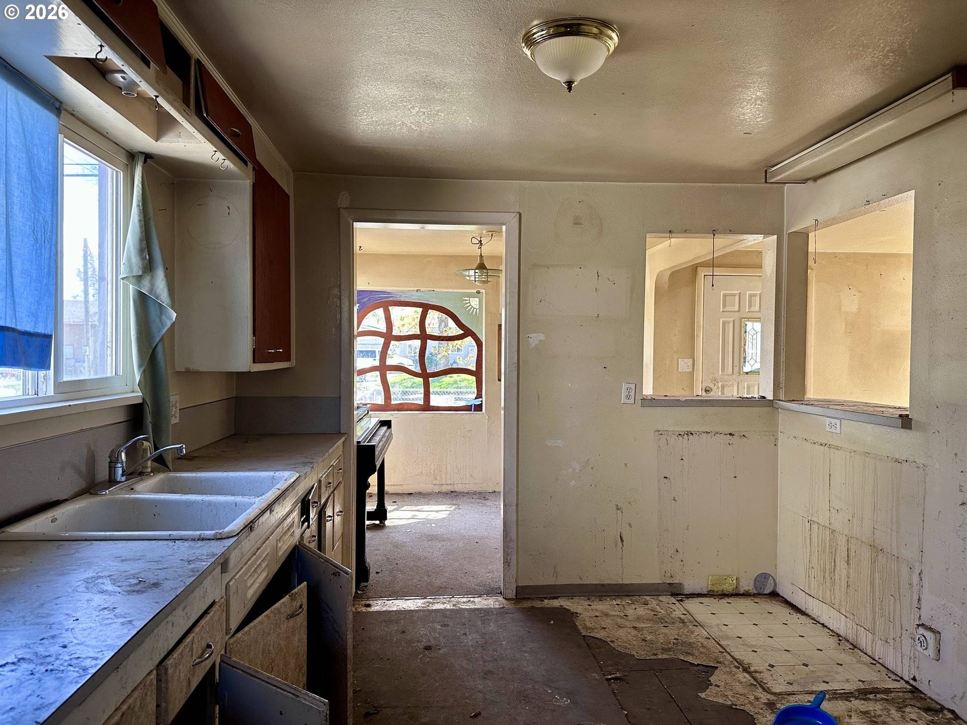 4641 ROYAL AVE, Eugene, OR 97402