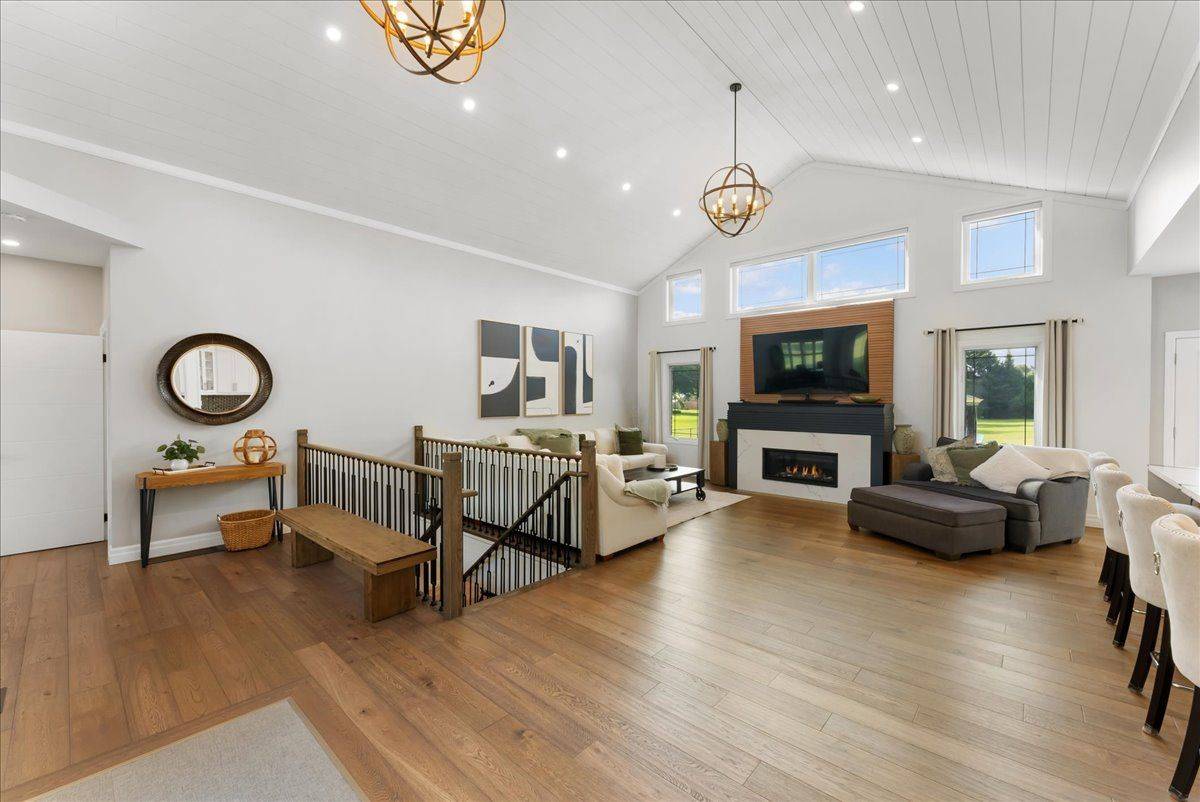 89 Hurd ST, Oshawa, ON L1H 0M3