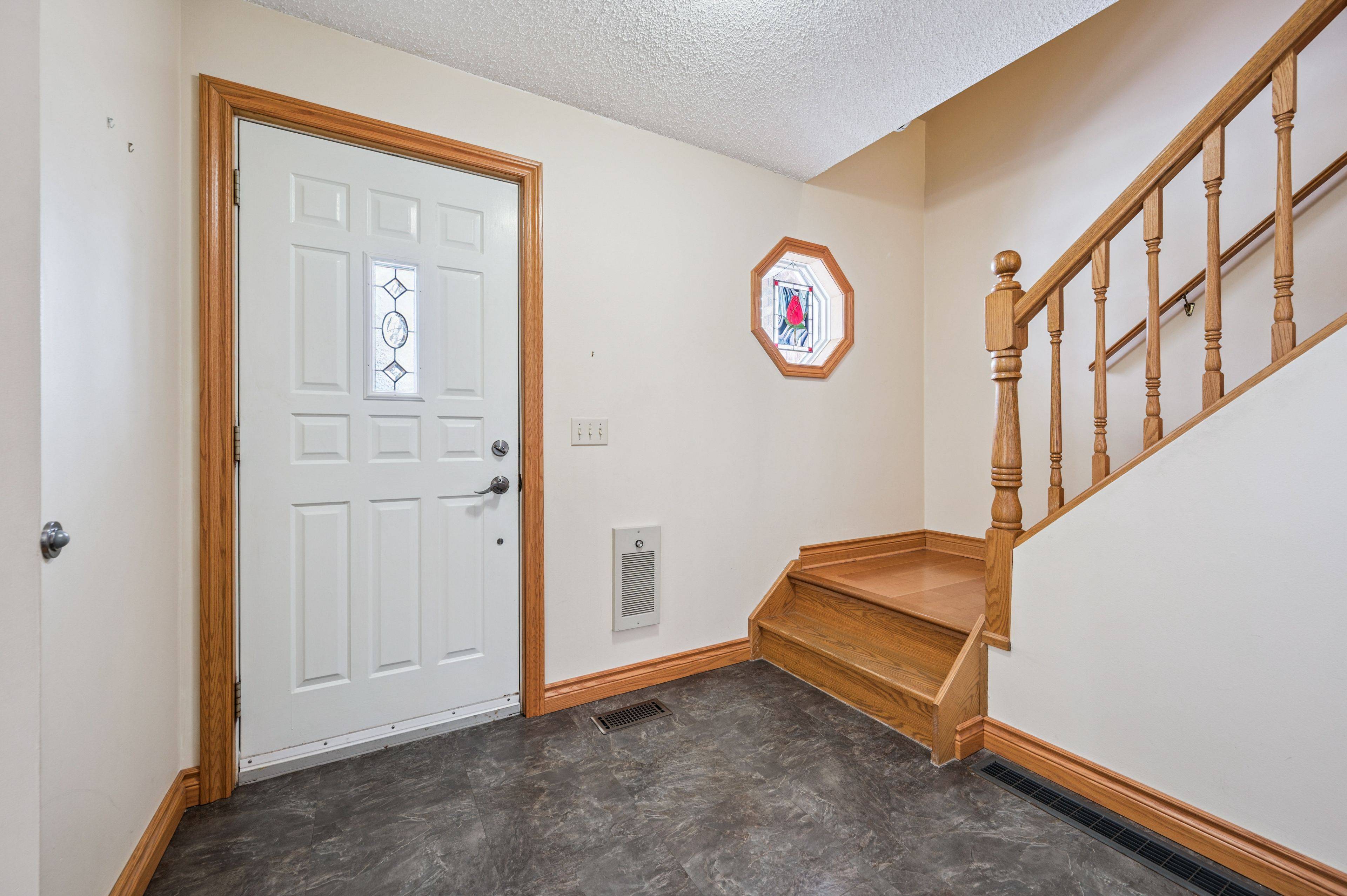 28 Edward ST, Mapleton, ON N0G 1P0