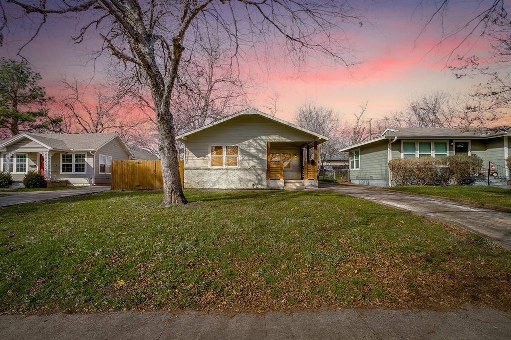 4824 Calmont Avenue, Fort Worth, TX 76107