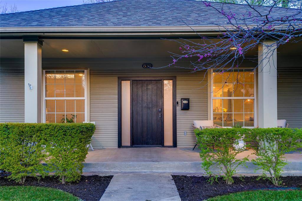 830 N Clinton Avenue, Dallas, TX 75208