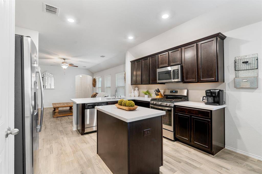 1490 Alamandine Avenue, Cross Roads, TX 76227