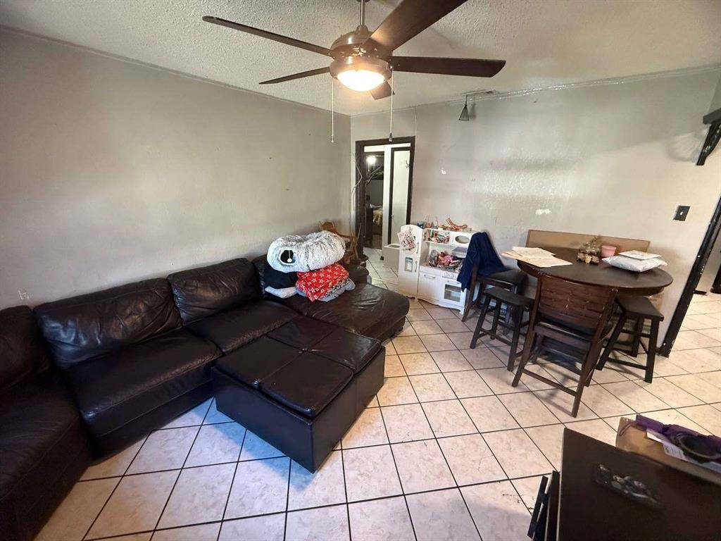 914 Tamara Lane, Grand Prairie, TX 75051