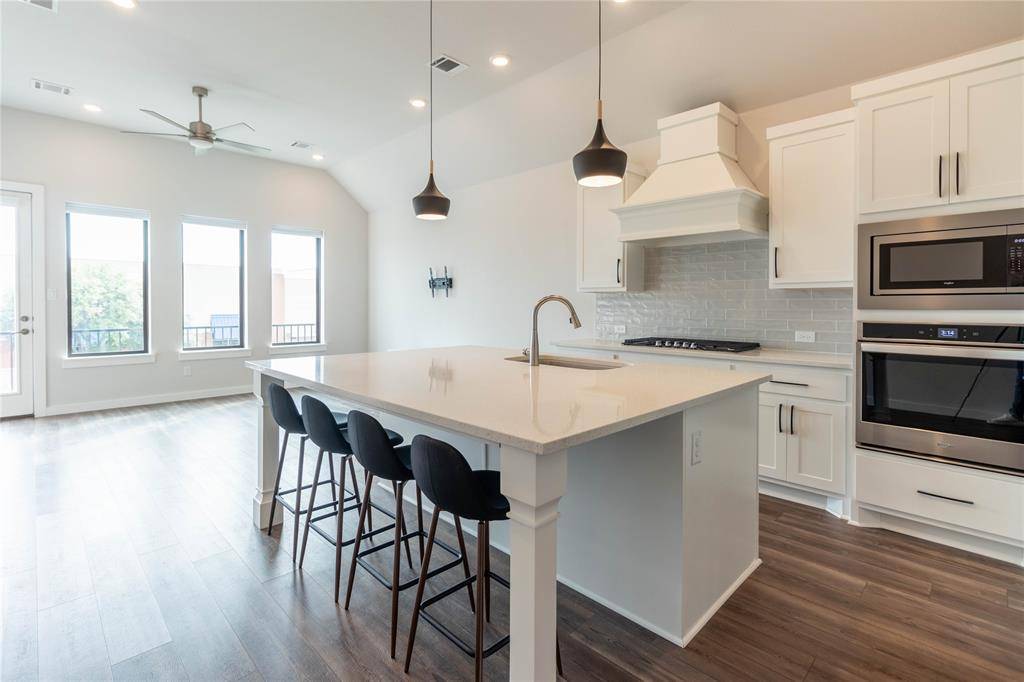 2348 Rook Drive, Dallas, TX 75211