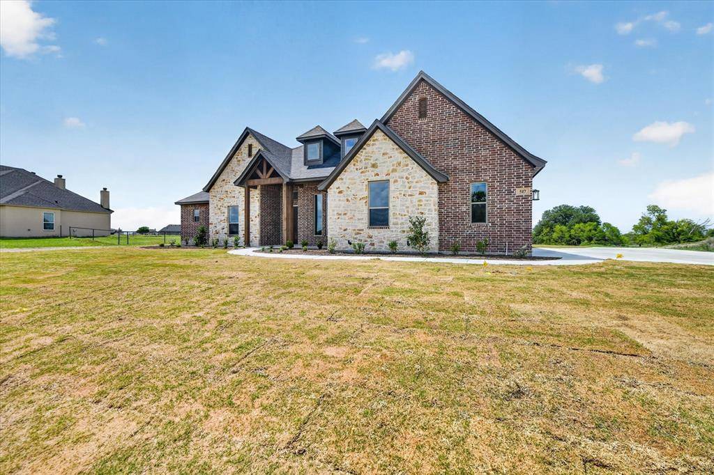 517 Longhorn Drive, Springtown, TX 76082