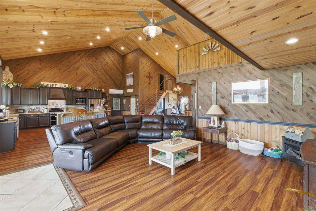 4400 Blue Ridge Farms Road, Blue Ridge, TX 75424