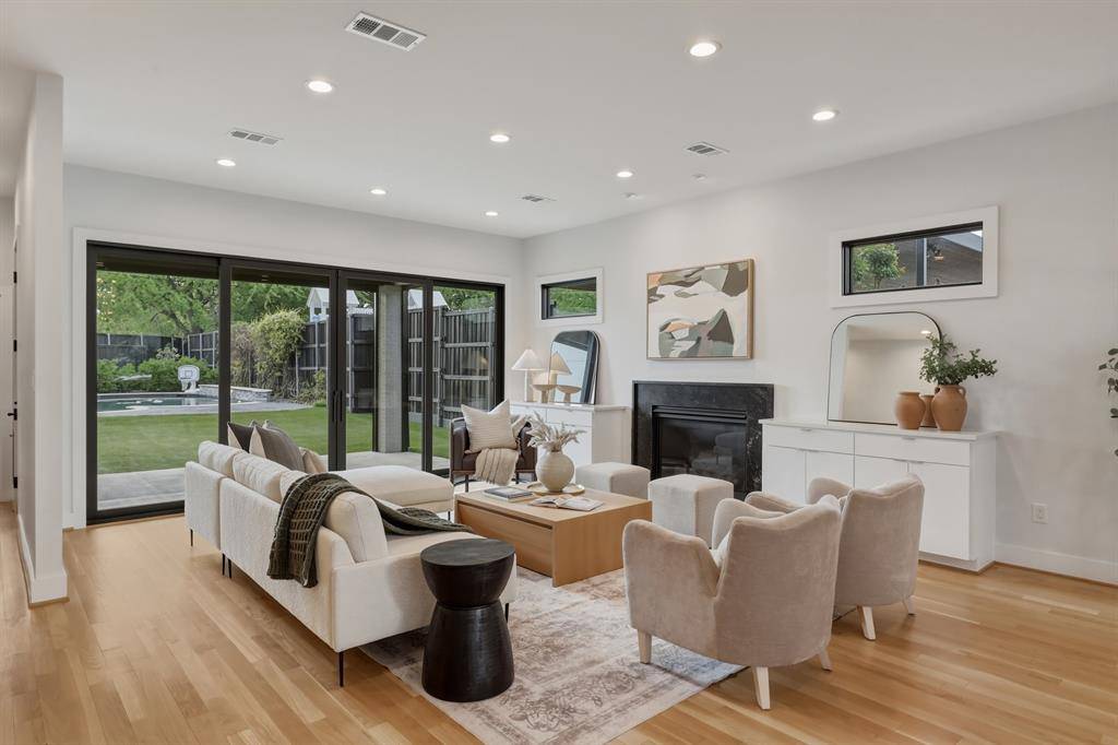 7340 Syracuse Drive, Dallas, TX 75214