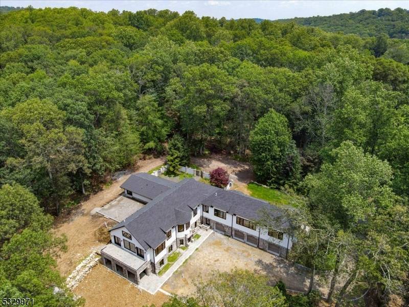 136-2 Mount Harmony Rd, Bernardsville Boro, NJ 07924