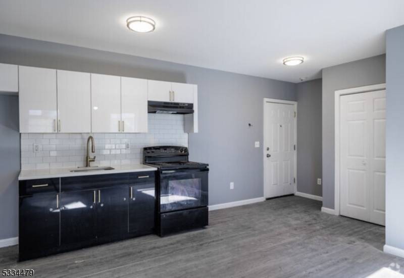 48 Essex St #1R, Paterson City, NJ 07501