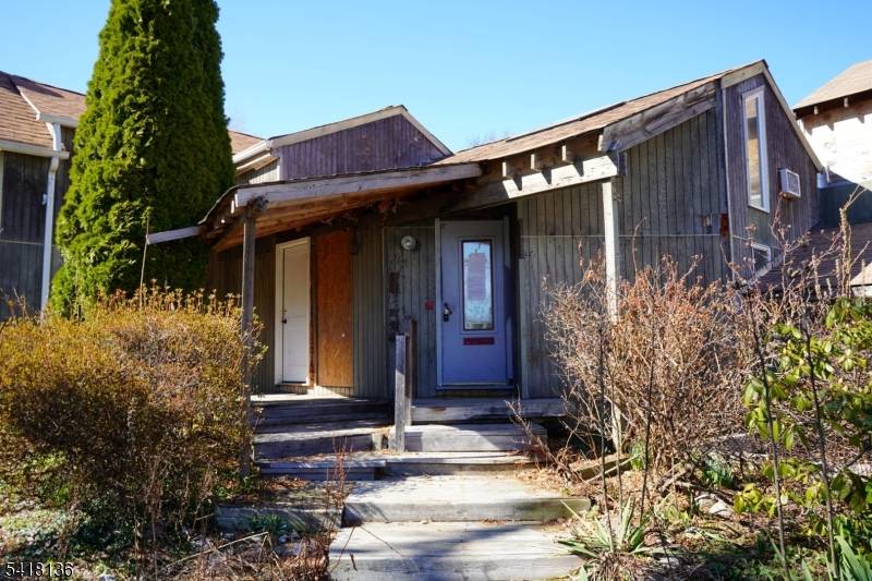 85 Roosevelt Ave, Butler Boro, NJ 07405