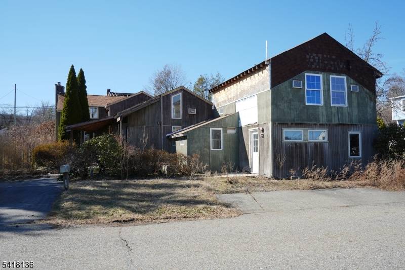 85 Roosevelt Ave, Butler Boro, NJ 07405